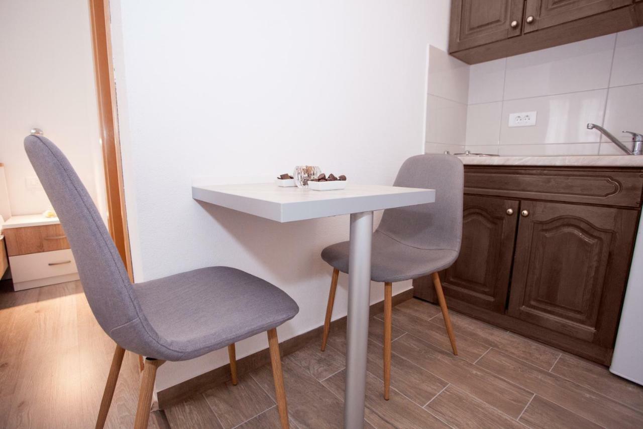 Apartments Mia Baška Voda Екстериор снимка