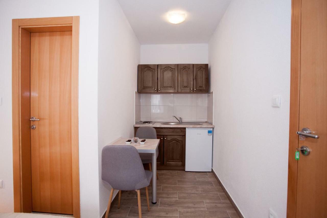 Apartments Mia Baška Voda Екстериор снимка