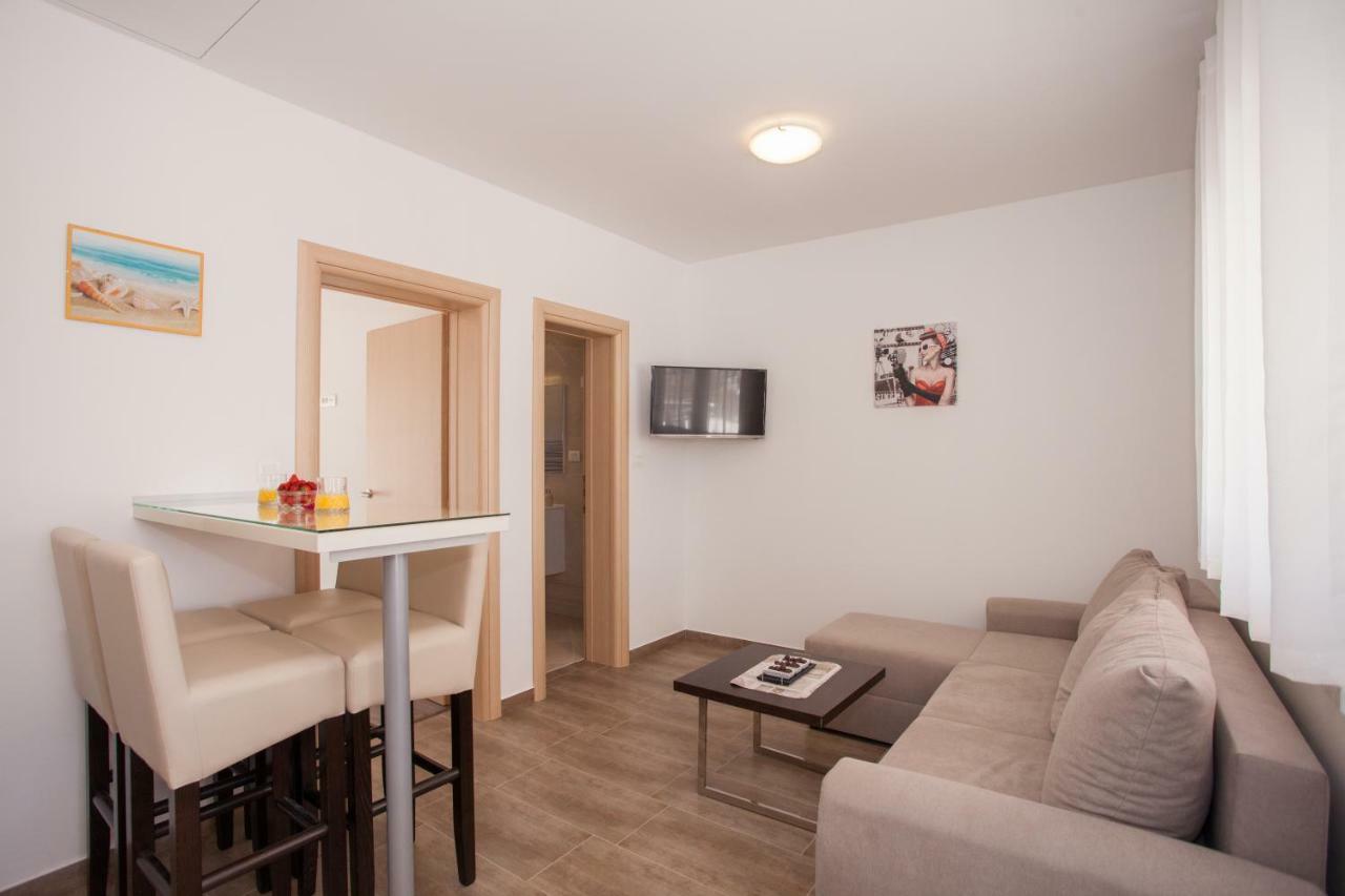 Apartments Mia Baška Voda Екстериор снимка