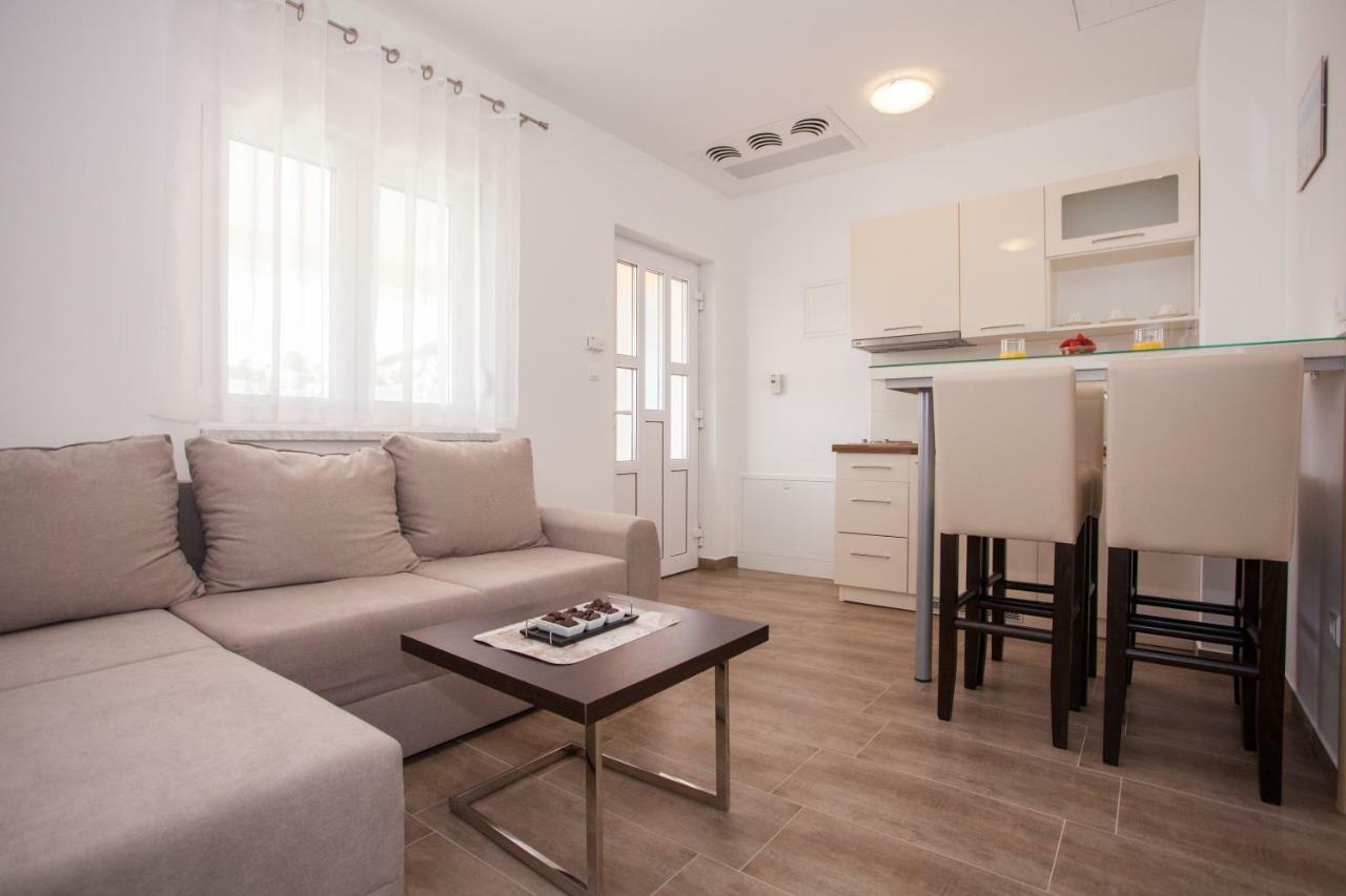 Apartments Mia Baška Voda Стая снимка