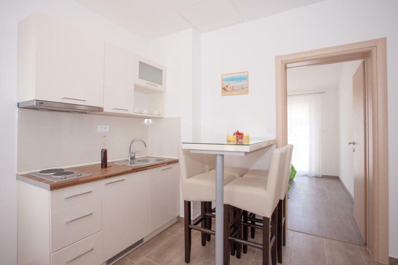 Apartments Mia Baška Voda Екстериор снимка