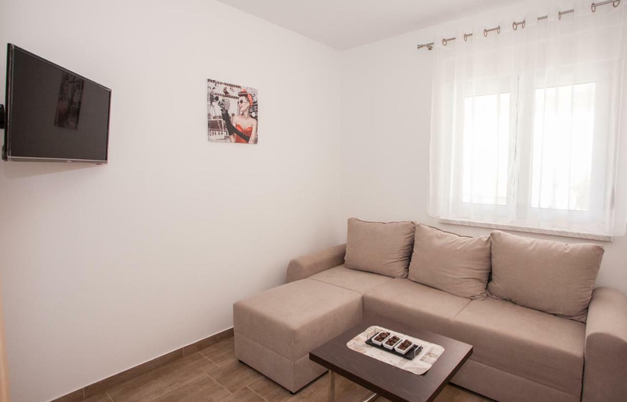 Apartments Mia Baška Voda Екстериор снимка