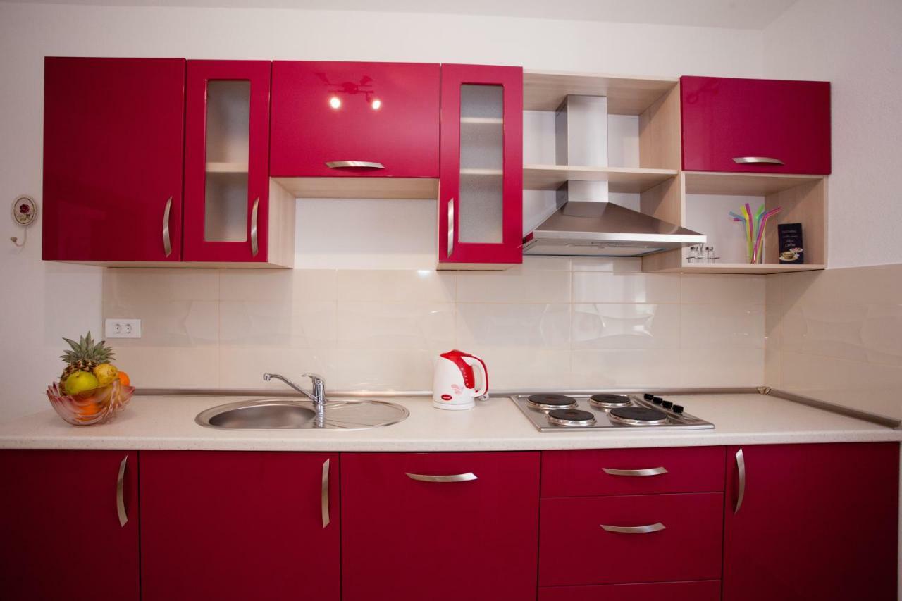 Apartments Mia Baška Voda Екстериор снимка
