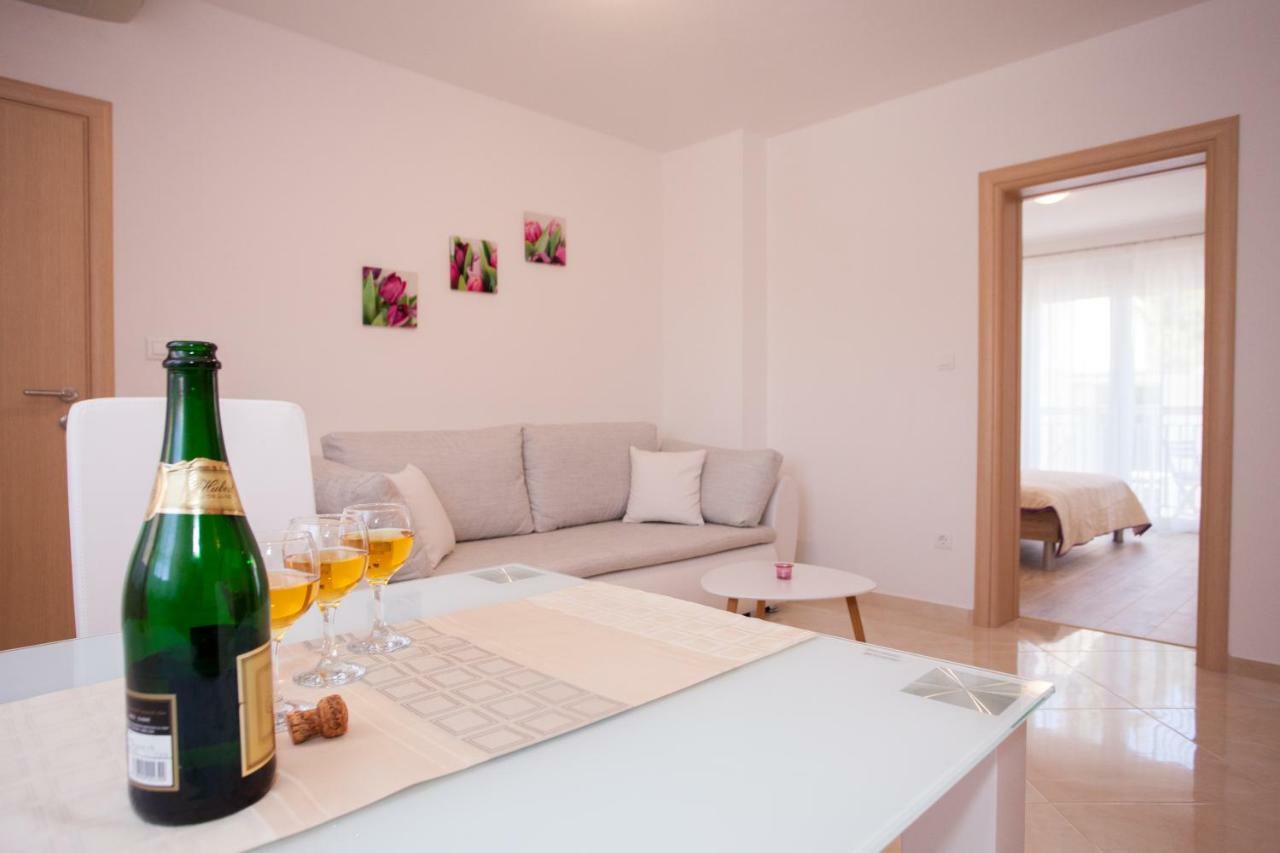 Apartments Mia Baška Voda Екстериор снимка