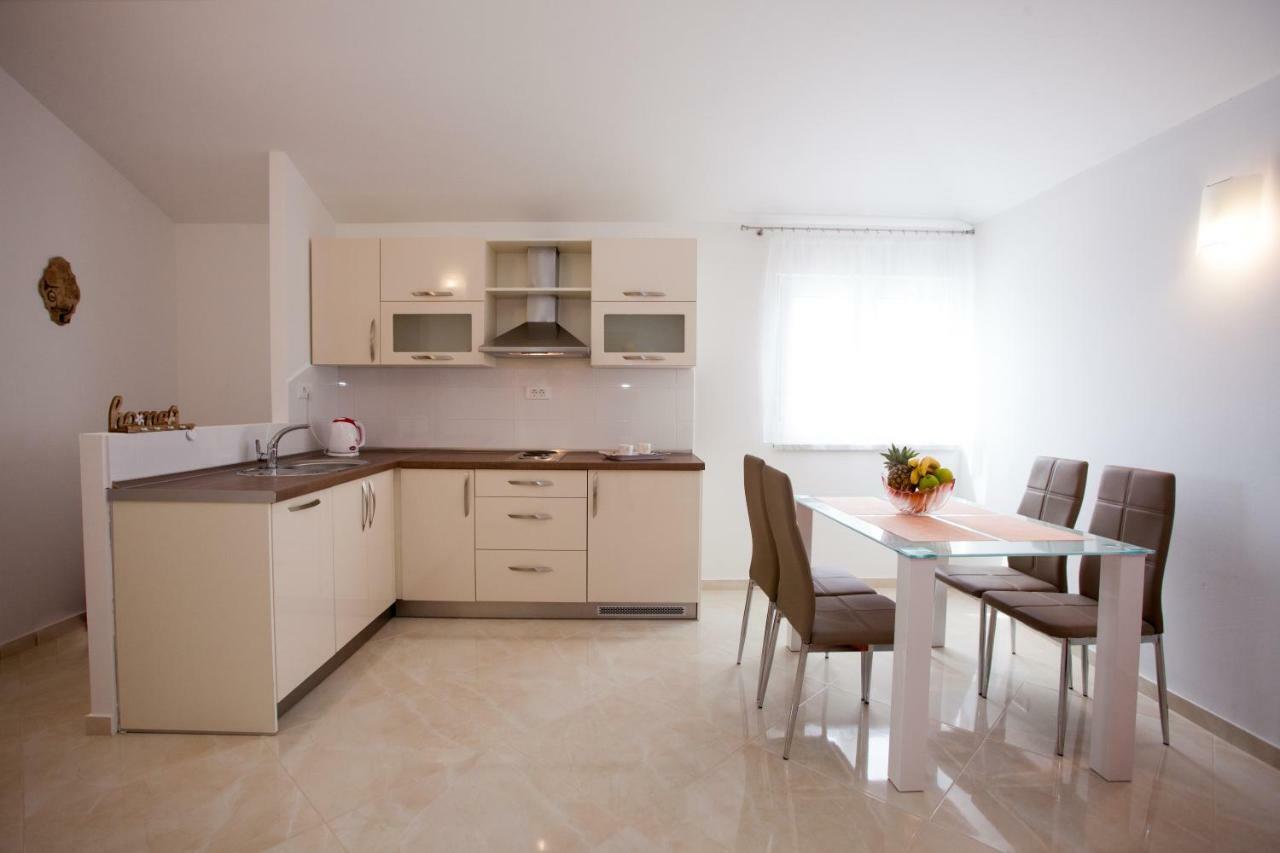 Apartments Mia Baška Voda Екстериор снимка